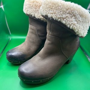 Women's Ugg Australian Winter Boots Leather size 7 #3207